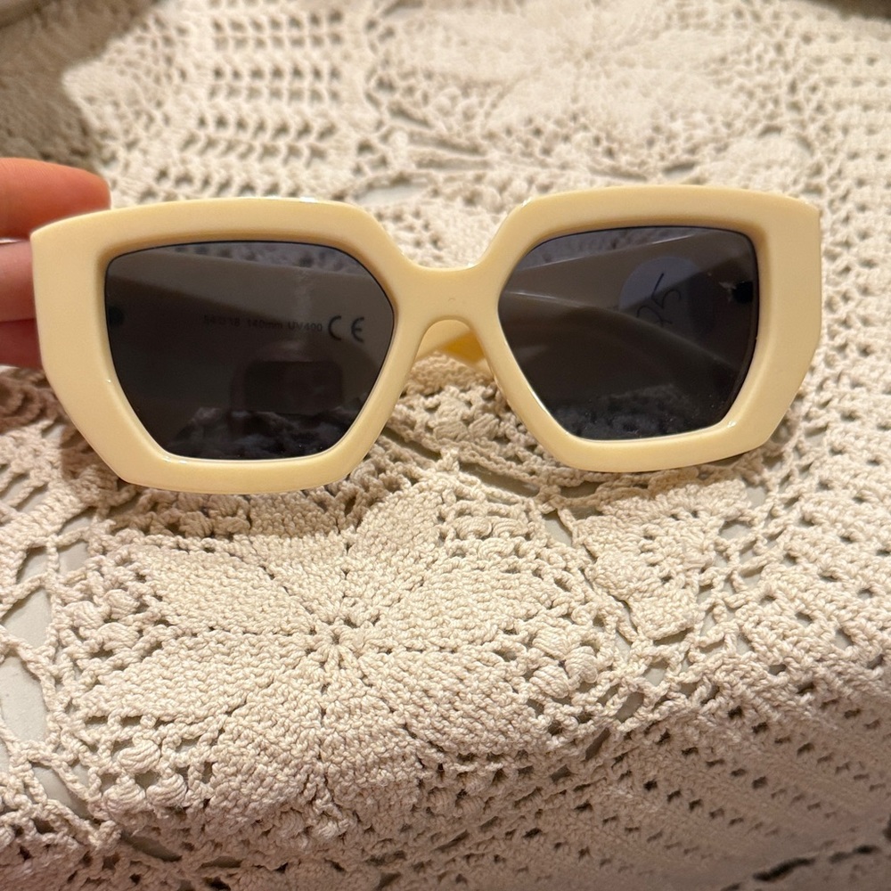 Cream Sunglasses vintage chunky